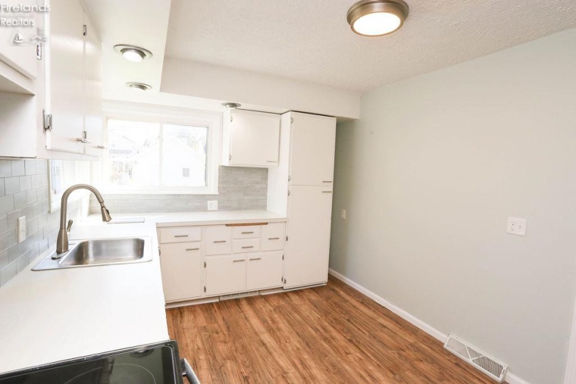 1014 Fourth St, Sandusky, 44870, 3 Bedrooms Bedrooms, ,1 BathroomBathrooms,Residential,For Sale,Fourth St,20261179