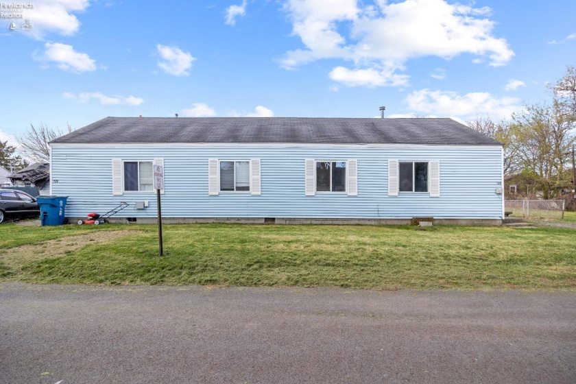 824 Fireland Lane, Port Clinton, 43452, ,Multiple Units,For Sale,Fireland,20261182