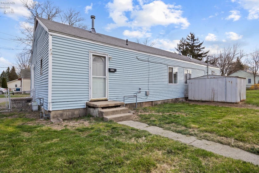 824 Fireland Lane, Port Clinton, 43452, ,Multiple Units,For Sale,Fireland,20261182
