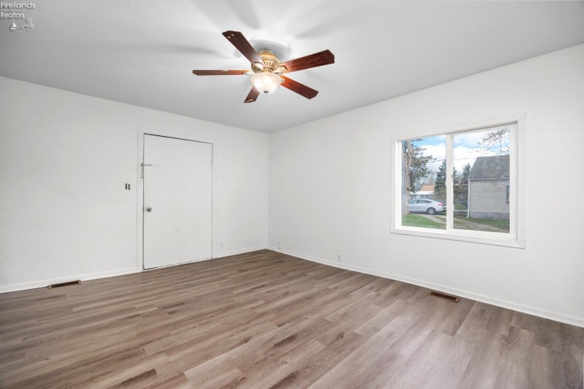 824 Fireland Lane, Port Clinton, 43452, ,Multiple Units,For Sale,Fireland,20261182