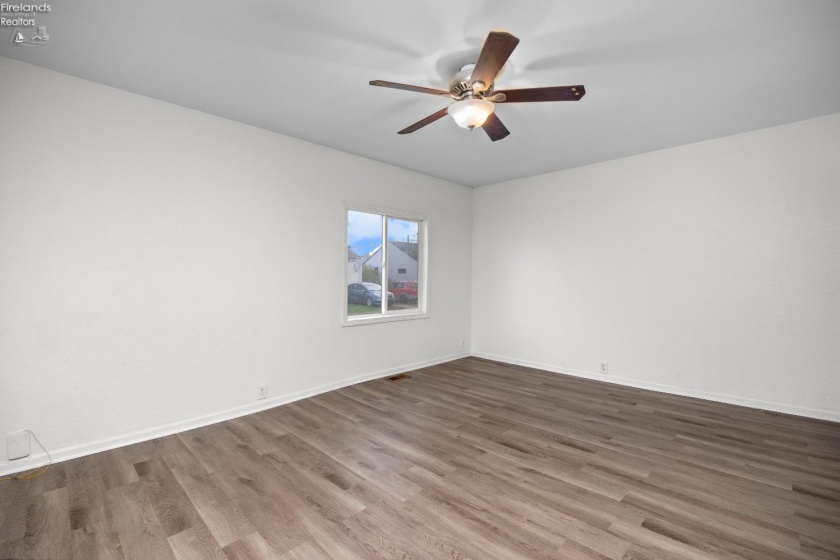 824 Fireland Lane, Port Clinton, 43452, ,Multiple Units,For Sale,Fireland,20261182