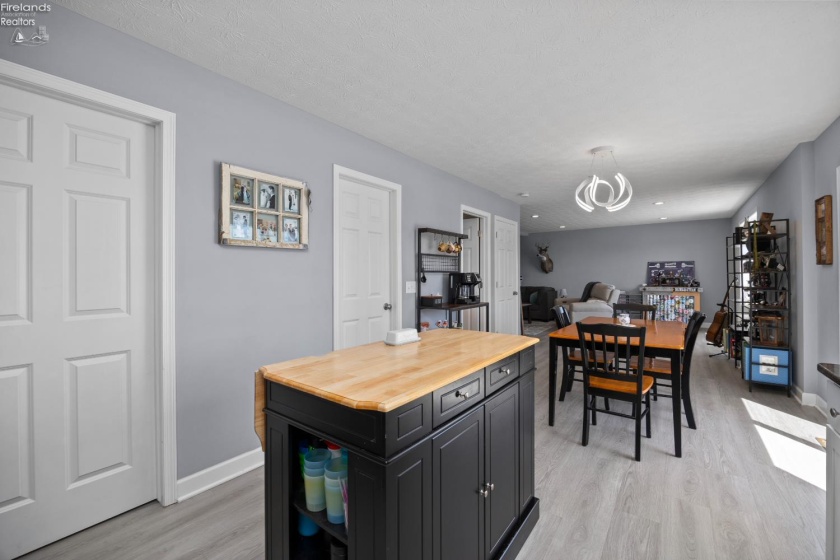 2702 Bogart Road, Sandusky, 44870, 3 Bedrooms Bedrooms, ,3 BathroomsBathrooms,Residential,For Sale,Bogart,20261184