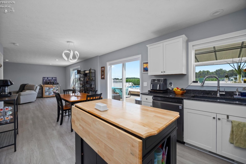 2702 Bogart Road, Sandusky, 44870, 3 Bedrooms Bedrooms, ,3 BathroomsBathrooms,Residential,For Sale,Bogart,20261184