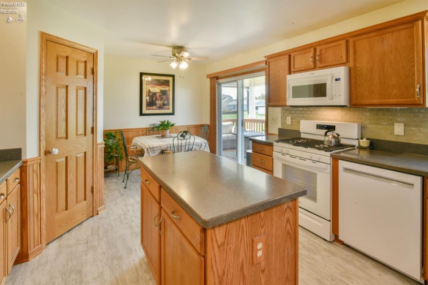 1780 Anna Drive, Marblehead, 43440, 3 Bedrooms Bedrooms, ,2 BathroomsBathrooms,Residential,For Sale,Anna,20261086