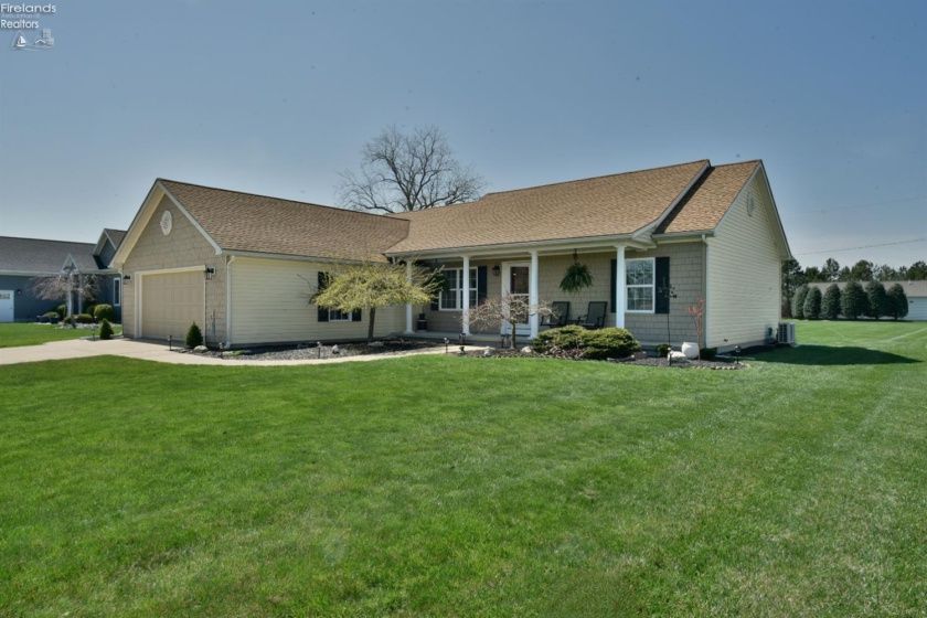 1780 Anna Drive, Marblehead, 43440, 3 Bedrooms Bedrooms, ,2 BathroomsBathrooms,Residential,For Sale,Anna,20261086