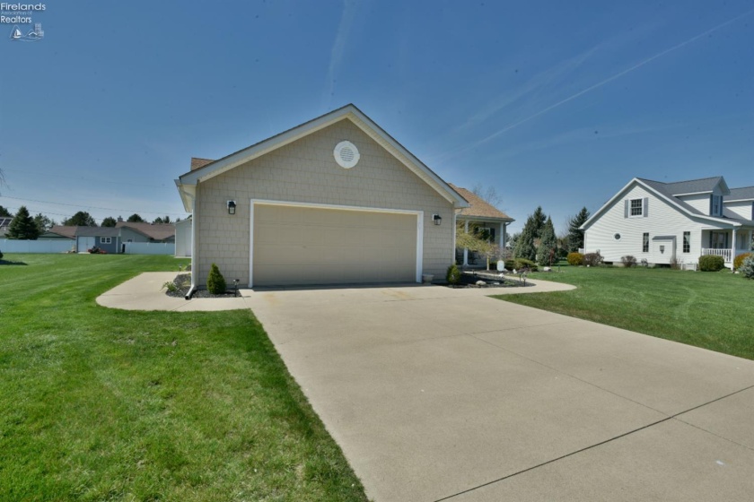 1780 Anna Drive, Marblehead, 43440, 3 Bedrooms Bedrooms, ,2 BathroomsBathrooms,Residential,For Sale,Anna,20261086