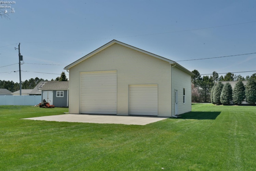 1780 Anna Drive, Marblehead, 43440, 3 Bedrooms Bedrooms, ,2 BathroomsBathrooms,Residential,For Sale,Anna,20261086