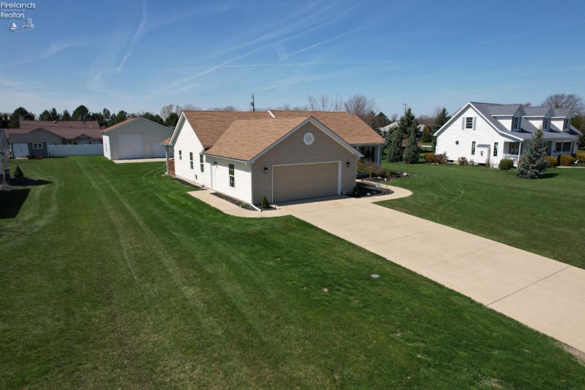 1780 Anna Drive, Marblehead, 43440, 3 Bedrooms Bedrooms, ,2 BathroomsBathrooms,Residential,For Sale,Anna,20261086