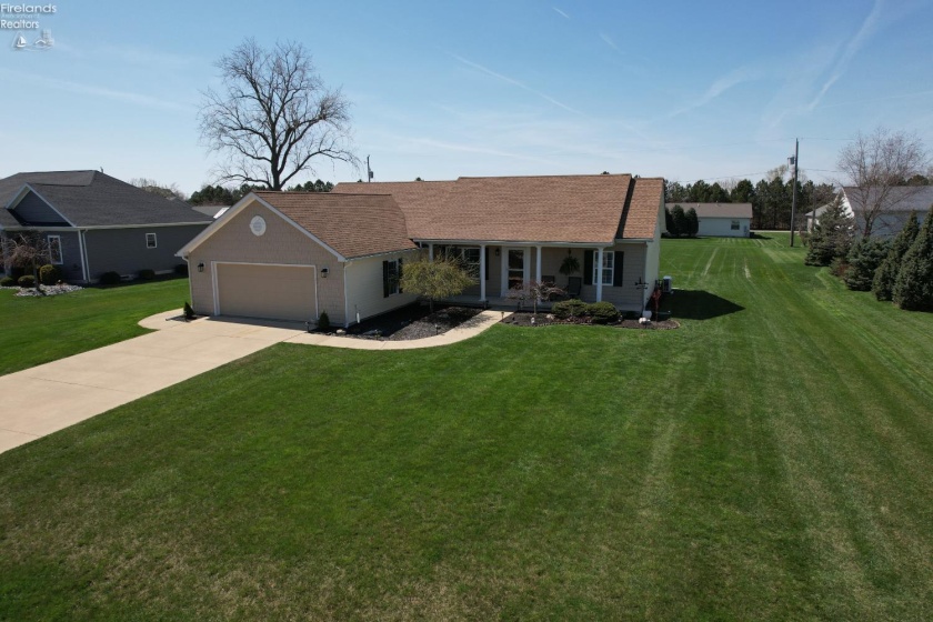 1780 Anna Drive, Marblehead, 43440, 3 Bedrooms Bedrooms, ,2 BathroomsBathrooms,Residential,For Sale,Anna,20261086