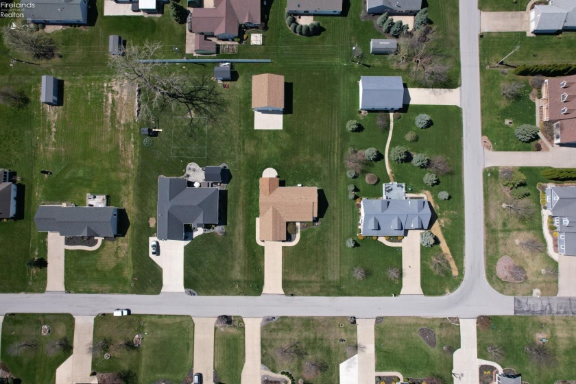 1780 Anna Drive, Marblehead, 43440, 3 Bedrooms Bedrooms, ,2 BathroomsBathrooms,Residential,For Sale,Anna,20261086