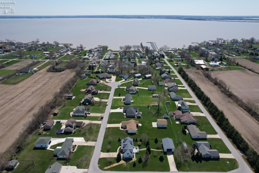 1780 Anna Drive, Marblehead, 43440, 3 Bedrooms Bedrooms, ,2 BathroomsBathrooms,Residential,For Sale,Anna,20261086