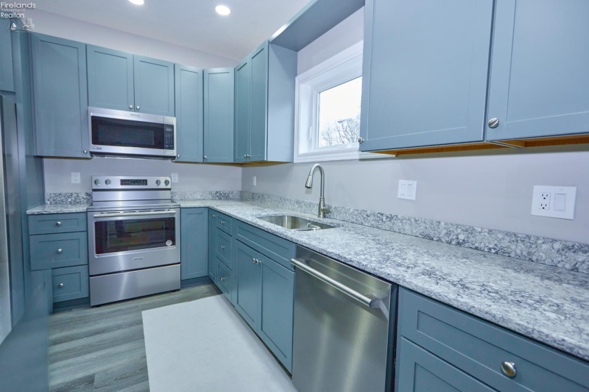 37 Silvern Street, Huron, 44839, 4 Bedrooms Bedrooms, ,4 BathroomsBathrooms,Residential,For Sale,Silvern,20261208