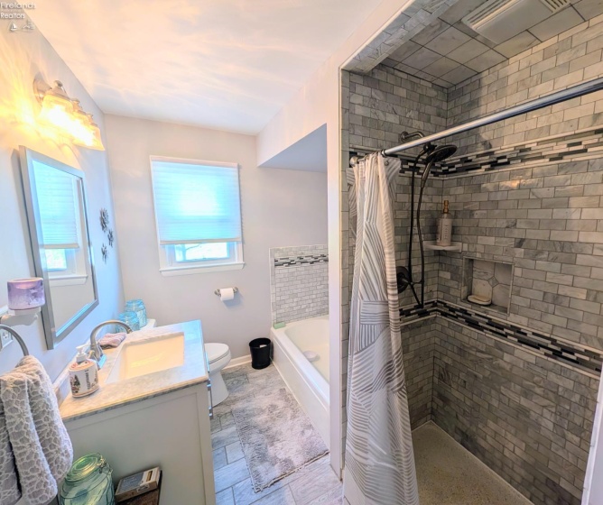 5917 HEYWOOD Road, Sandusky, 44870, 4 Bedrooms Bedrooms, ,2 BathroomsBathrooms,Residential,For Sale,HEYWOOD,20261189