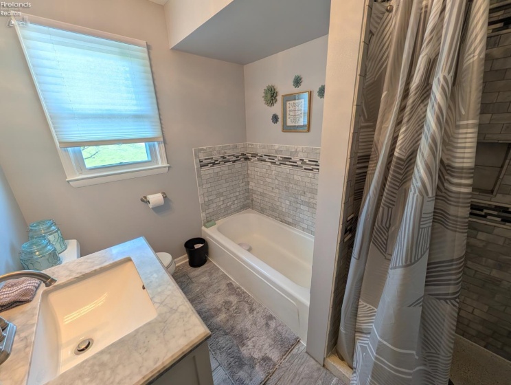 5917 HEYWOOD Road, Sandusky, 44870, 4 Bedrooms Bedrooms, ,2 BathroomsBathrooms,Residential,For Sale,HEYWOOD,20261189