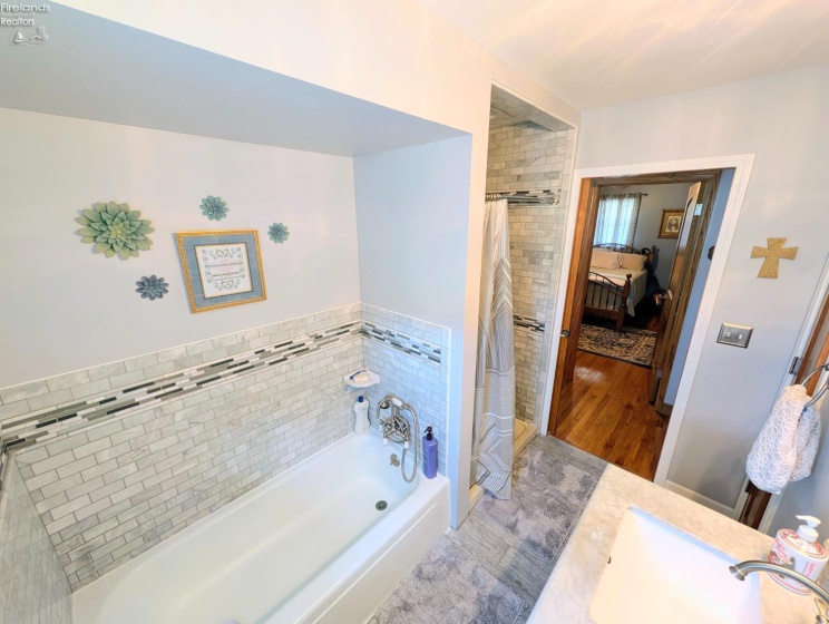 5917 HEYWOOD Road, Sandusky, 44870, 4 Bedrooms Bedrooms, ,2 BathroomsBathrooms,Residential,For Sale,HEYWOOD,20261189