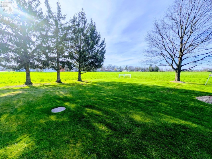 5917 HEYWOOD Road, Sandusky, 44870, 4 Bedrooms Bedrooms, ,2 BathroomsBathrooms,Residential,For Sale,HEYWOOD,20261189