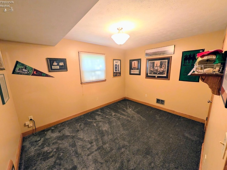 5917 HEYWOOD Road, Sandusky, 44870, 4 Bedrooms Bedrooms, ,2 BathroomsBathrooms,Residential,For Sale,HEYWOOD,20261189