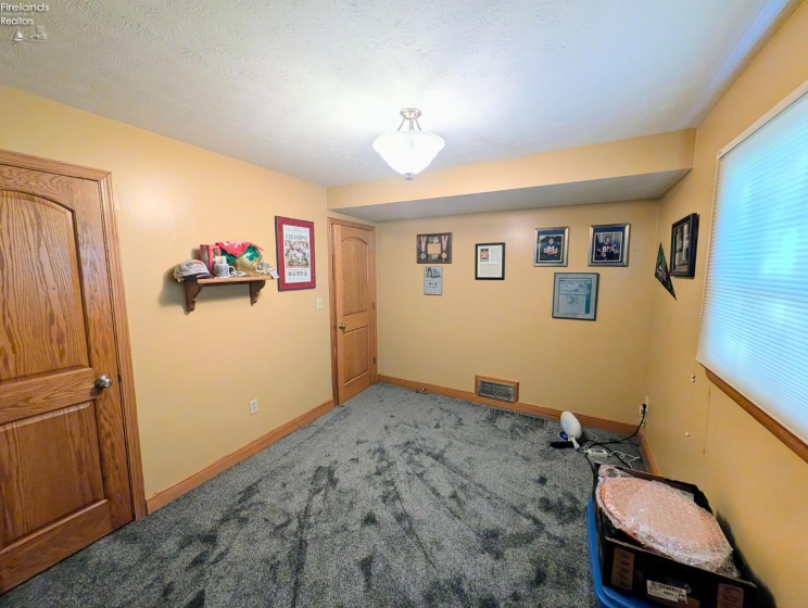 5917 HEYWOOD Road, Sandusky, 44870, 4 Bedrooms Bedrooms, ,2 BathroomsBathrooms,Residential,For Sale,HEYWOOD,20261189