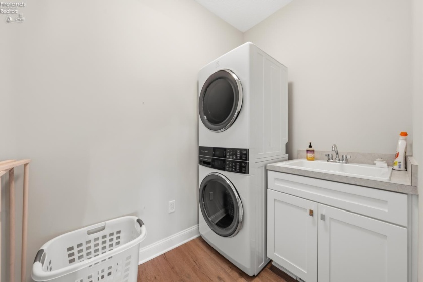 4873 Tradewinds Drive, Port Clinton, 43452, 3 Bedrooms Bedrooms, ,3 BathroomsBathrooms,Residential,For Sale,Tradewinds,20261203