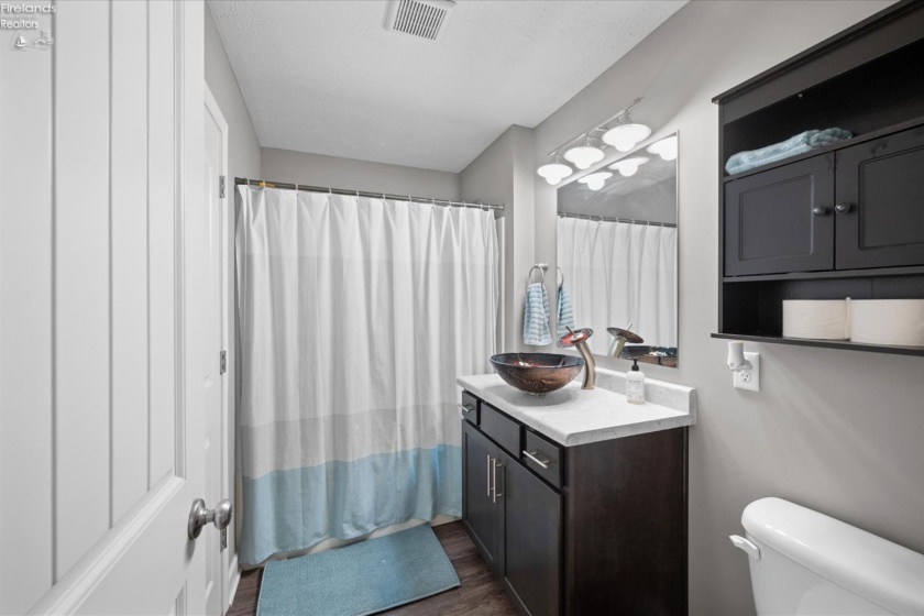 3175 Memorial Shoreway Drive, Marblehead, 43440, 3 Bedrooms Bedrooms, ,2 BathroomsBathrooms,Residential,For Sale,Memorial Shoreway,20261237