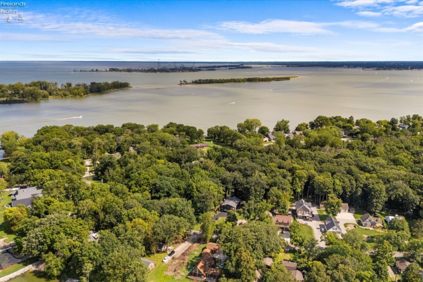 3175 Memorial Shoreway Drive, Marblehead, 43440, 3 Bedrooms Bedrooms, ,2 BathroomsBathrooms,Residential,For Sale,Memorial Shoreway,20261237