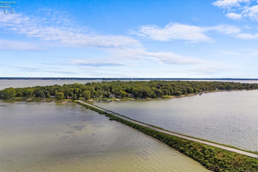 3175 Memorial Shoreway Drive, Marblehead, 43440, 3 Bedrooms Bedrooms, ,2 BathroomsBathrooms,Residential,For Sale,Memorial Shoreway,20261237