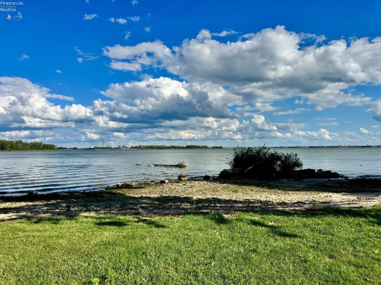 3175 Memorial Shoreway Drive, Marblehead, 43440, 3 Bedrooms Bedrooms, ,2 BathroomsBathrooms,Residential,For Sale,Memorial Shoreway,20261237