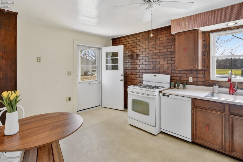 45089 E Hamilton St, Oberlin, 44074, 3 Bedrooms Bedrooms, ,2 BathroomsBathrooms,Residential,For Sale,E Hamilton St,20261236