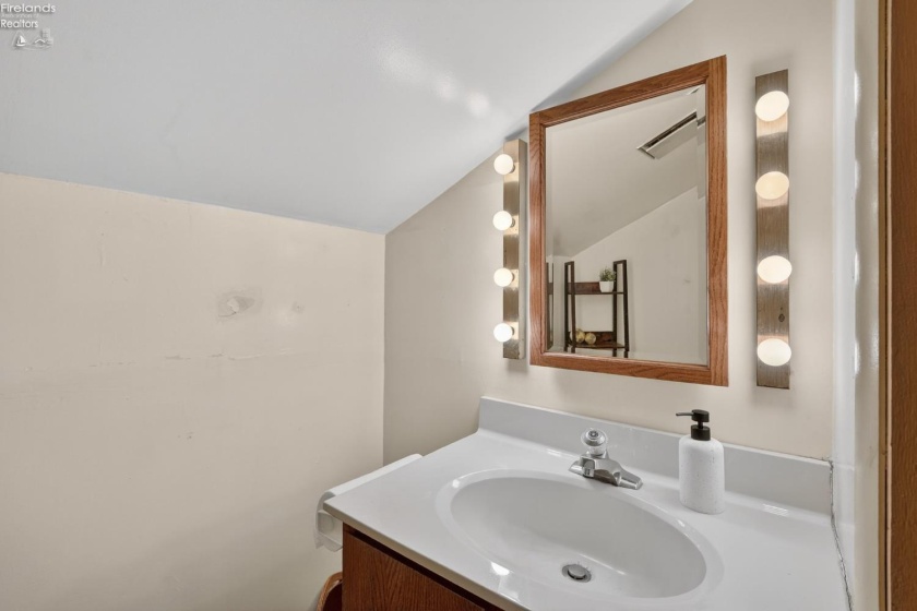 45089 E Hamilton St, Oberlin, 44074, 3 Bedrooms Bedrooms, ,2 BathroomsBathrooms,Residential,For Sale,E Hamilton St,20261236