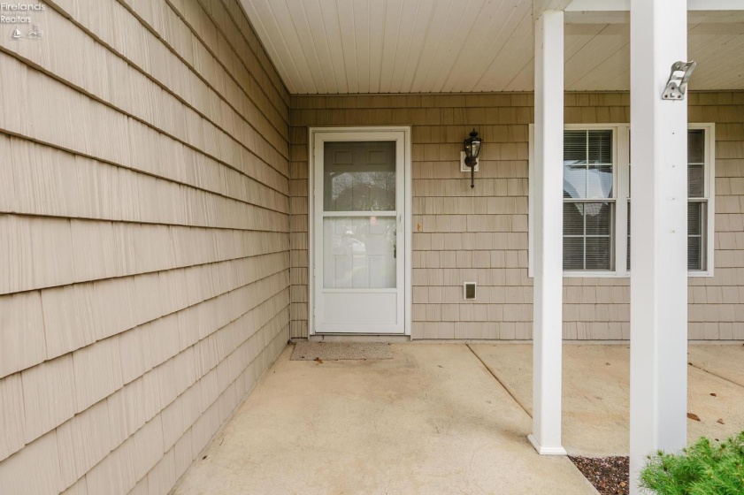 4716 Lake Court, Sandusky, 44870, 2 Bedrooms Bedrooms, ,2 BathroomsBathrooms,Residential,For Sale,Lake Court,20261198