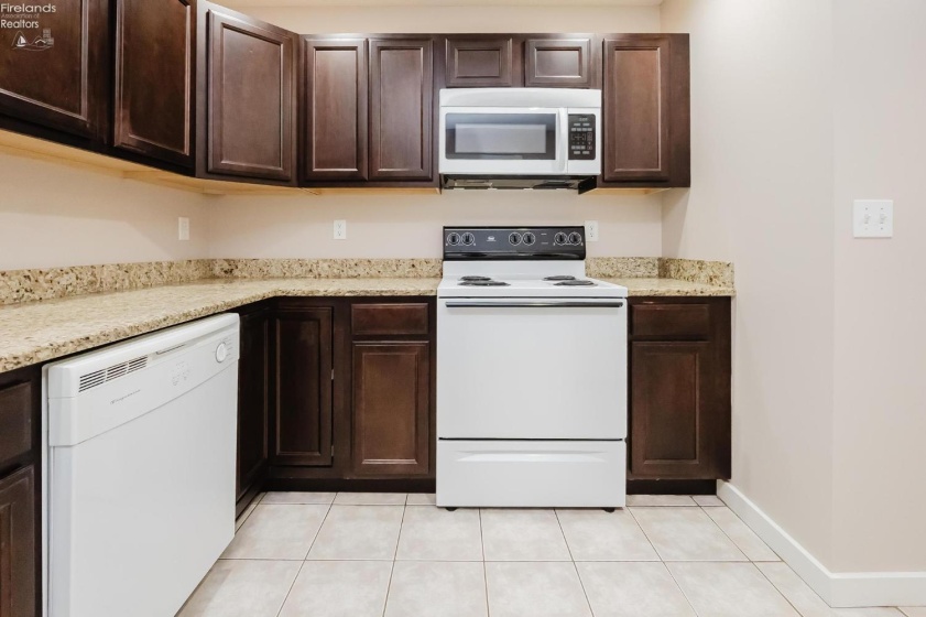 4716 Lake Court, Sandusky, 44870, 2 Bedrooms Bedrooms, ,2 BathroomsBathrooms,Residential,For Sale,Lake Court,20261198