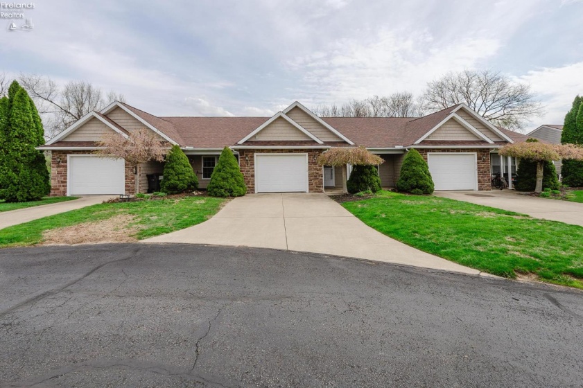 4716 Lake Court, Sandusky, 44870, 2 Bedrooms Bedrooms, ,2 BathroomsBathrooms,Residential,For Sale,Lake Court,20261198