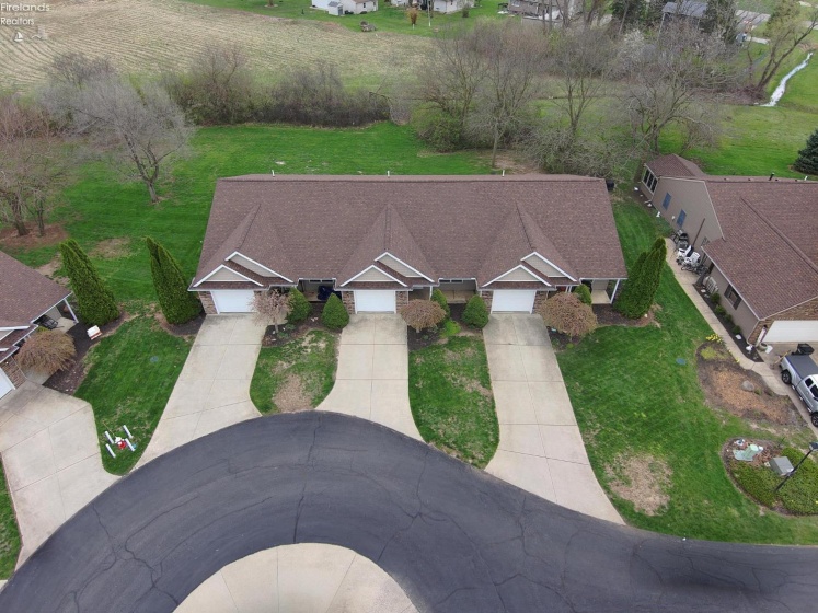 4716 Lake Court, Sandusky, 44870, 2 Bedrooms Bedrooms, ,2 BathroomsBathrooms,Residential,For Sale,Lake Court,20261198