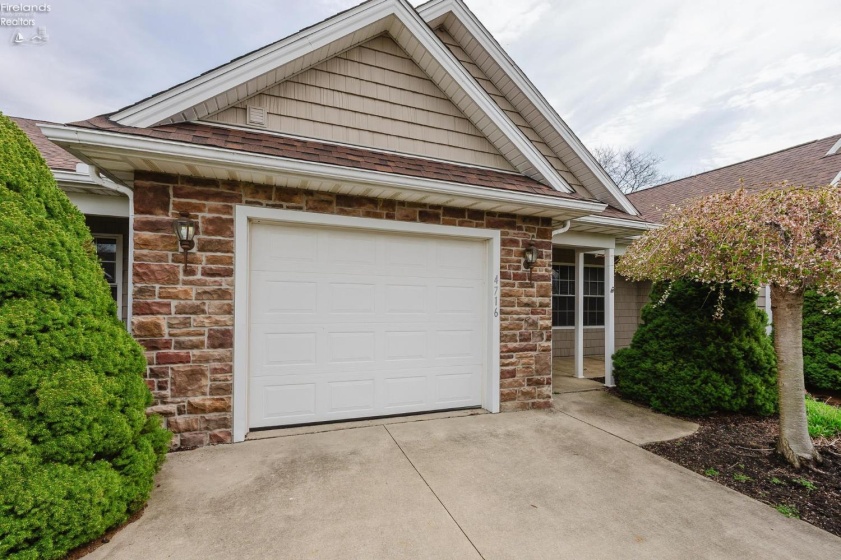 4716 Lake Court, Sandusky, 44870, 2 Bedrooms Bedrooms, ,2 BathroomsBathrooms,Residential,For Sale,Lake Court,20261198