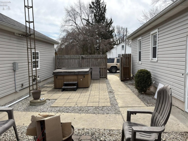 7959 Main Street, Bellevue, 44811, 3 Bedrooms Bedrooms, ,1 BathroomBathrooms,Residential,For Sale,Main,20261239