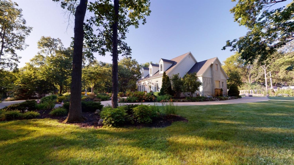 1876 Lakewood Avenue, Port Clinton, 43452, 4 Bedrooms Bedrooms, ,5 BathroomsBathrooms,Residential,For Sale,Lakewood,20261238