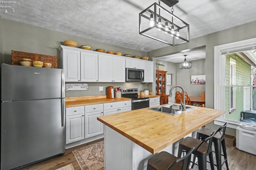 92 Main Street, New London, 44851, 3 Bedrooms Bedrooms, ,2 BathroomsBathrooms,Residential,For Sale,Main Street,20261260