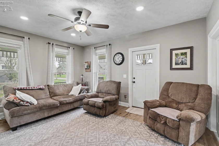 92 Main Street, New London, 44851, 3 Bedrooms Bedrooms, ,2 BathroomsBathrooms,Residential,For Sale,Main Street,20261260