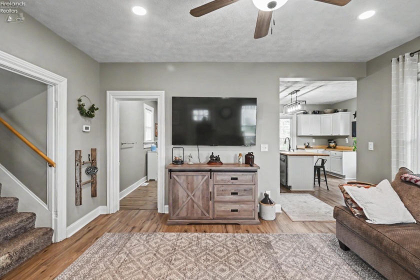 92 Main Street, New London, 44851, 3 Bedrooms Bedrooms, ,2 BathroomsBathrooms,Residential,For Sale,Main Street,20261260