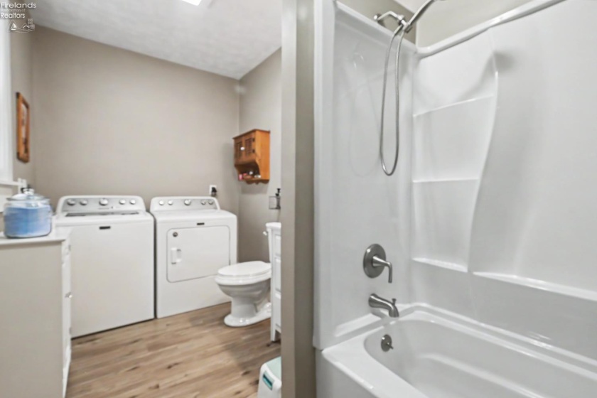 92 Main Street, New London, 44851, 3 Bedrooms Bedrooms, ,2 BathroomsBathrooms,Residential,For Sale,Main Street,20261260