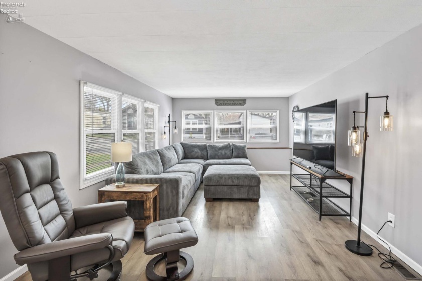 8696 Bayshore Road, Marblehead, 43440, 2 Bedrooms Bedrooms, ,1 BathroomBathrooms,Residential,For Sale,Bayshore,20261265