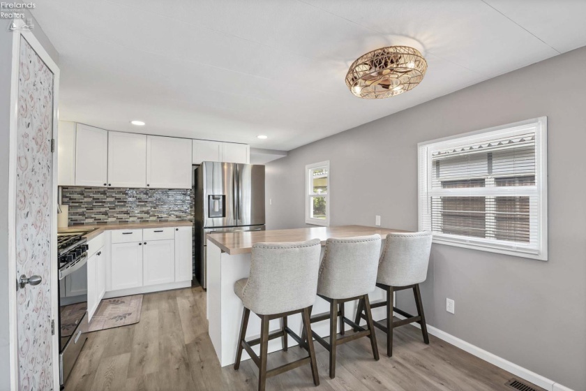 8696 Bayshore Road, Marblehead, 43440, 2 Bedrooms Bedrooms, ,1 BathroomBathrooms,Residential,For Sale,Bayshore,20261265