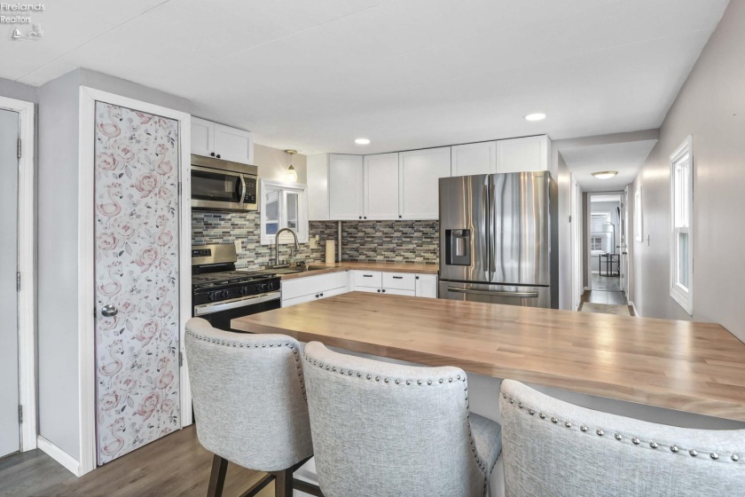 8696 Bayshore Road, Marblehead, 43440, 2 Bedrooms Bedrooms, ,1 BathroomBathrooms,Residential,For Sale,Bayshore,20261265