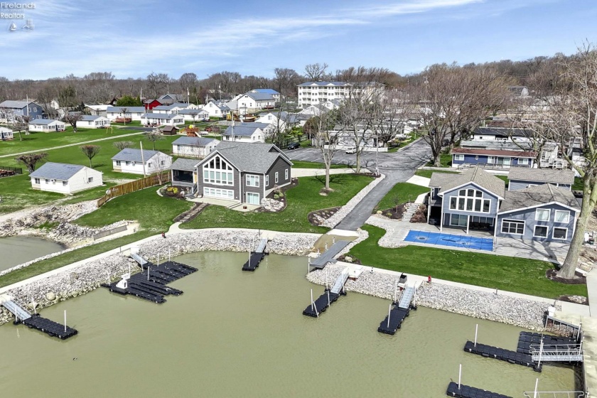 8696 Bayshore Road, Marblehead, 43440, 2 Bedrooms Bedrooms, ,1 BathroomBathrooms,Residential,For Sale,Bayshore,20261265