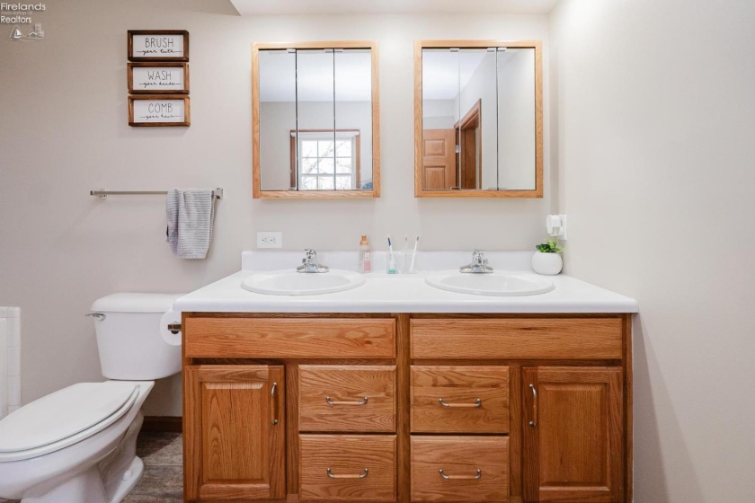 4611 Columbus Avenue, Sandusky, 44870, 3 Bedrooms Bedrooms, ,2 BathroomsBathrooms,Residential,For Sale,Columbus,20261074