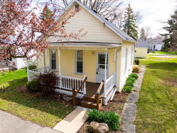 348 E 4th St, Elmore, 43416, 2 Bedrooms Bedrooms, ,1 BathroomBathrooms,Residential,For Sale,E 4th St,20261080