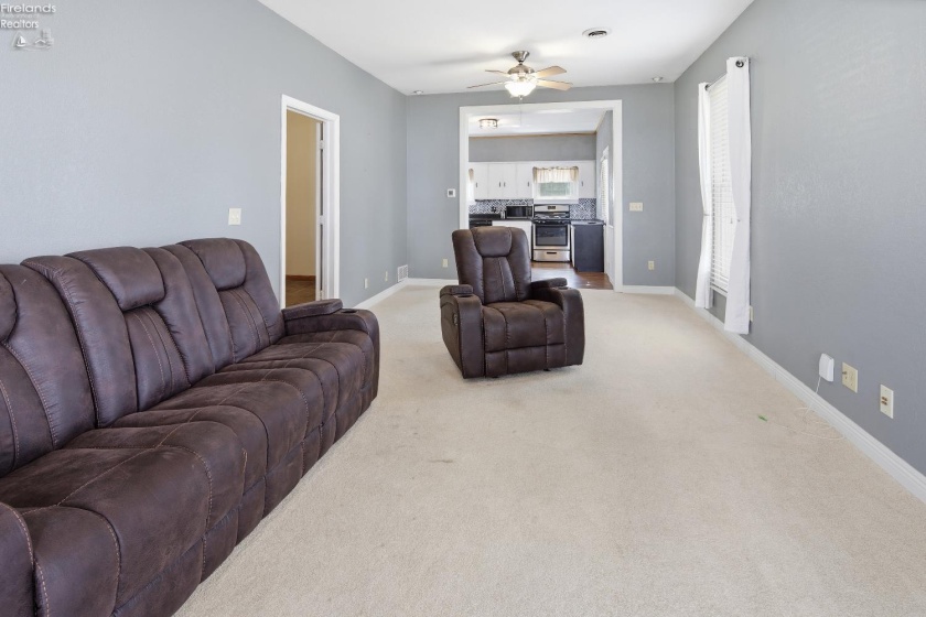 348 E 4th St, Elmore, 43416, 2 Bedrooms Bedrooms, ,1 BathroomBathrooms,Residential,For Sale,E 4th St,20261080