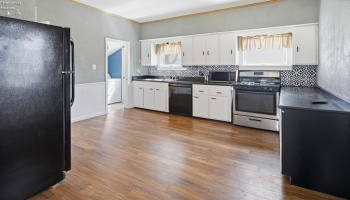 348 E 4th St, Elmore, 43416, 2 Bedrooms Bedrooms, ,1 BathroomBathrooms,Residential,For Sale,E 4th St,20261080