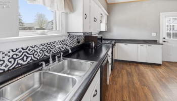 348 E 4th St, Elmore, 43416, 2 Bedrooms Bedrooms, ,1 BathroomBathrooms,Residential,For Sale,E 4th St,20261080