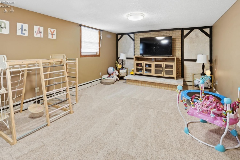 557 Maple Street, Clyde, 43410, 4 Bedrooms Bedrooms, ,3 BathroomsBathrooms,Residential,For Sale,Maple,20261183